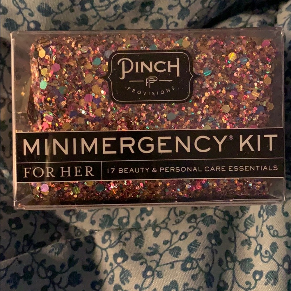 Pinch Provisions Miniemergency Kit for her